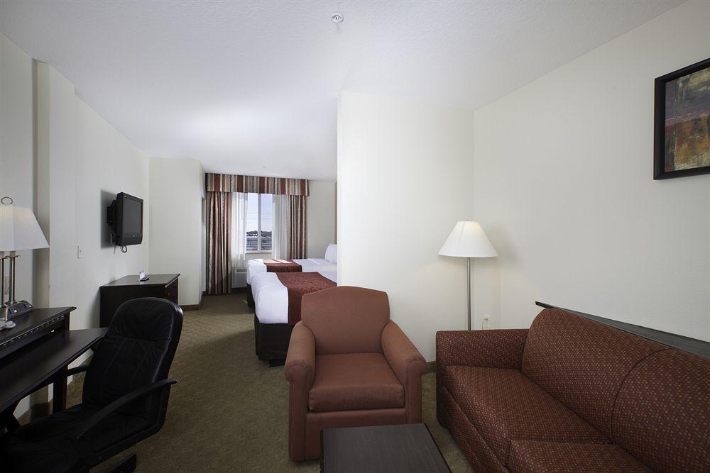 Comfort Suites Tampa Airport North West Chase Exterior foto