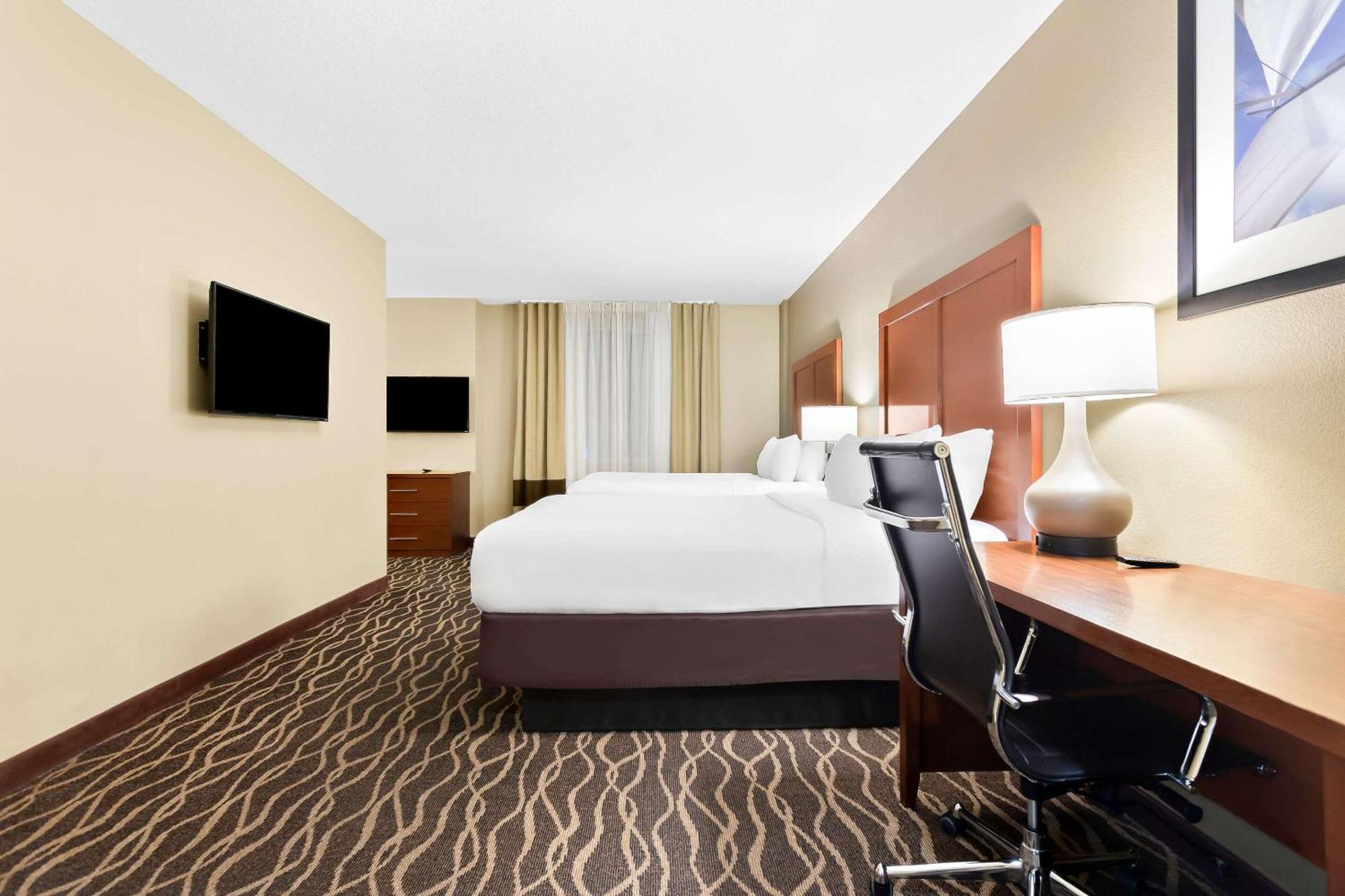 Comfort Suites Tampa Airport North West Chase Exterior foto