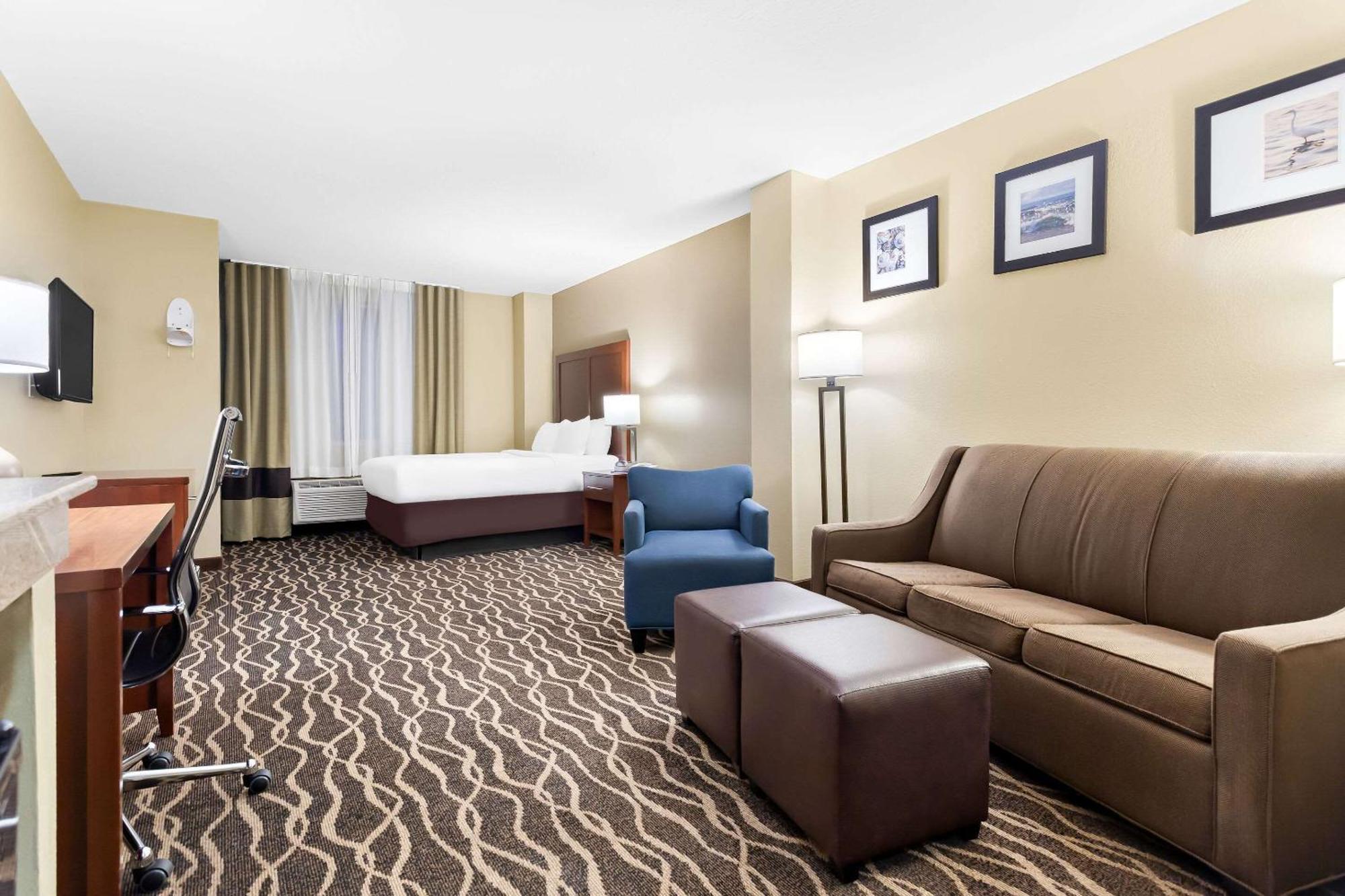 Comfort Suites Tampa Airport North West Chase Exterior foto